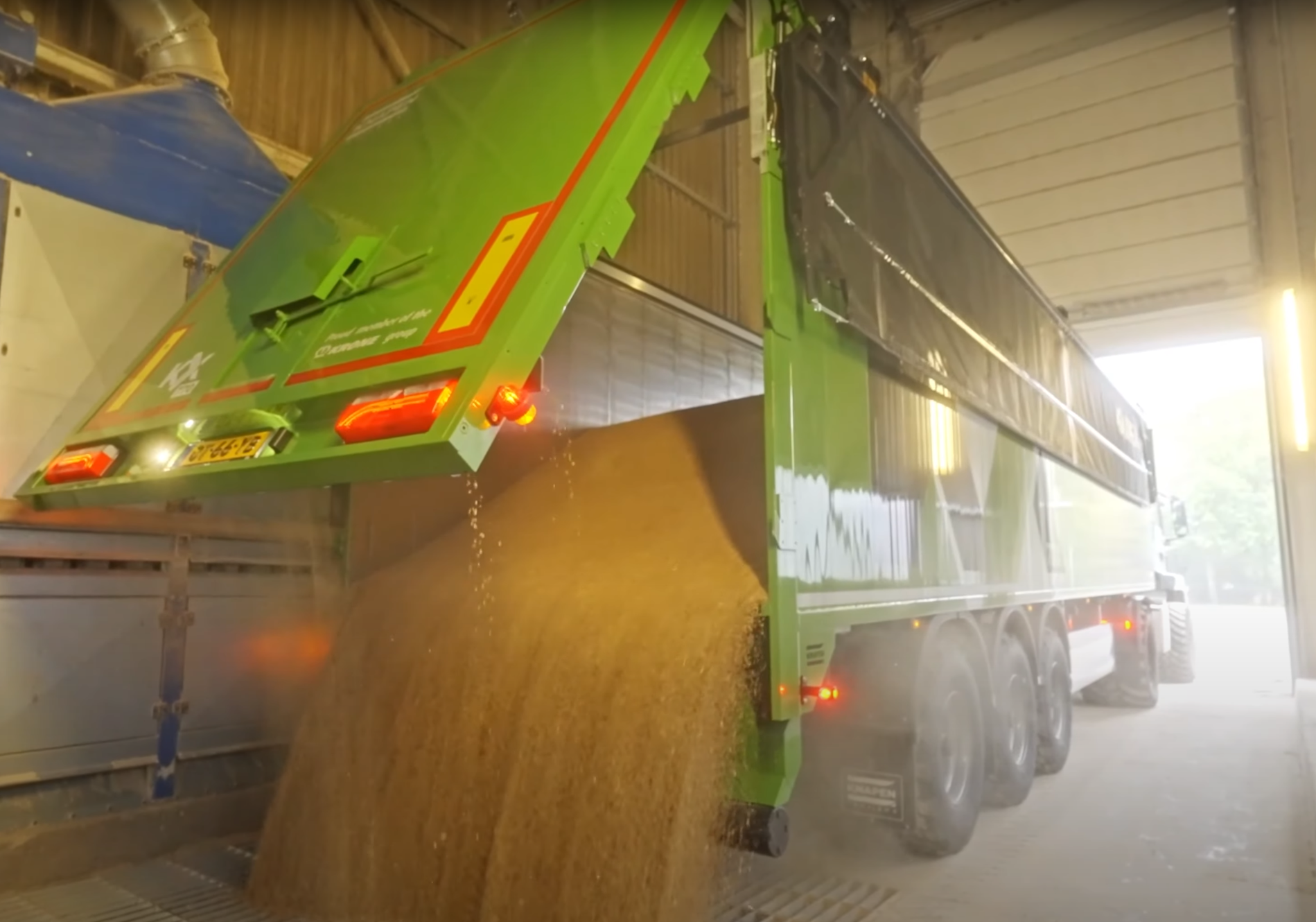 New trailers for transporting Grains in the UK Krone KX770